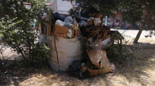 Eskişehir'deki önemli arsayı çöplüğe çevirdiler!