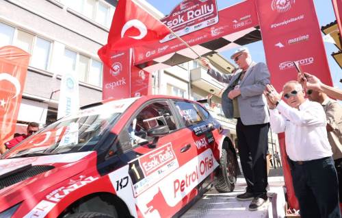 Eskişehir'deki ralli heyecanına Kazım Kurt start verdi!