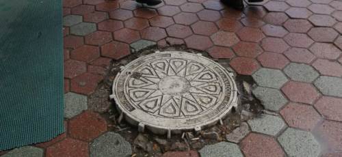 Eskişehir’deki rögar kapakları vatandaşa bela oldu