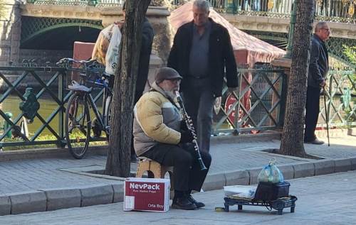 Eskişehir'deki sokak sanatçıları şehre renk katıyor
