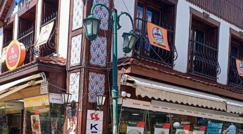 Eskişehir'deki tehlikeli direk acil müdahale bekliyor