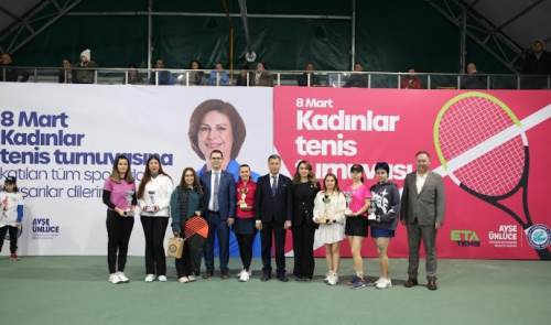 Eskişehir'deki tenis turnuvasında şampiyonlar belli oldu