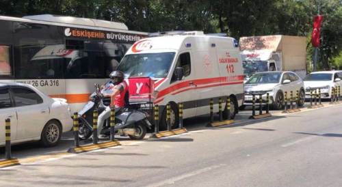 Eskişehir’deki trafik düzenlemesi ambulansların işine engel oluyor