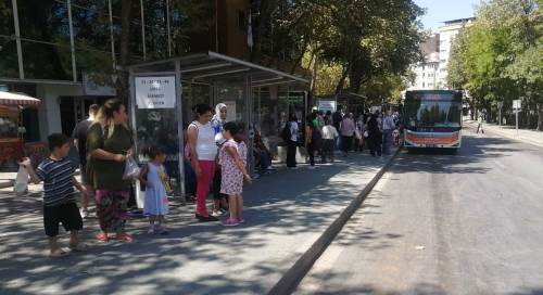 Eskişehir'deki tüm duraklara belediye el attı!