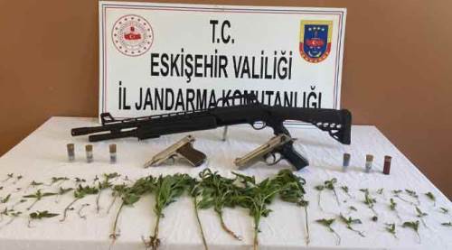 Eskişehir'deki zehir tacirlerine evinde operasyon!