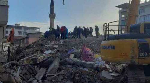 Eskişehir'den binlerce kişi afet bölgesine yardıma koştu