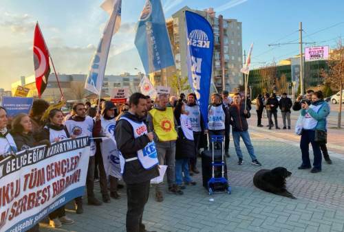 Eskişehir'den özgürlük çağrısı: Tutuklu öğrenciler için yürüdüler!