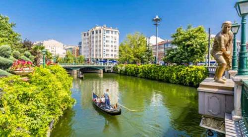 Eskişehir'e gelen "duyarlı ve sorumlu" oluyor!