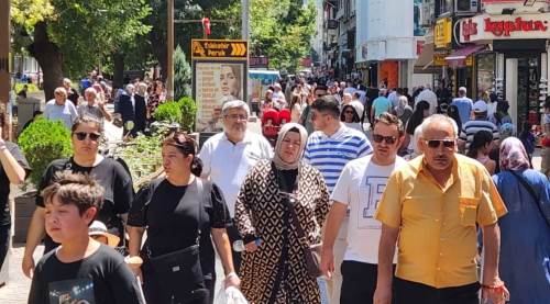 Eskişehir'e gelen gurbetçiler şaşırttı: "Türkiye çok pahalı"