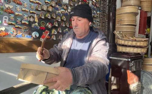 Eskişehir'e gelen turistler ondan alıyor! İşte fiyatı...