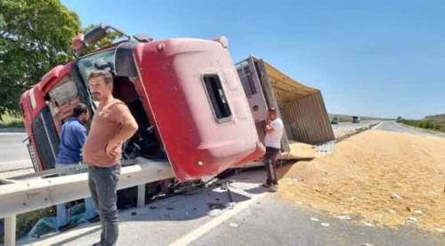 Eskişehir'e gelirken devrildi!