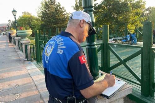 Eskişehir'e gezmeye gelen aile bunu yaptı, 3 bin TL ceza kesildi