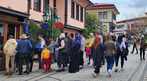 Eskişehir'e turist yağıyor: Parmak ısırtan rakamlar