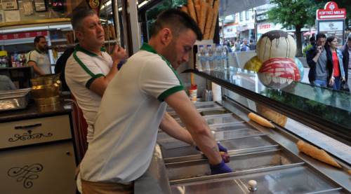 Eskişehir’e yaz gelemese de, tezgahlara çıktı!