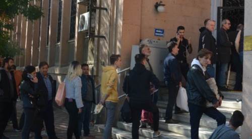 Eskişehir esnafı elinde torbalarla bankaya koştu 