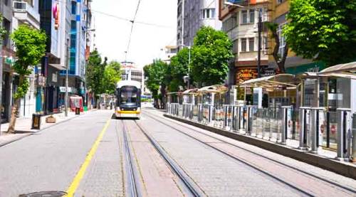Eskişehir evine çekildi, onlar çalıştı!