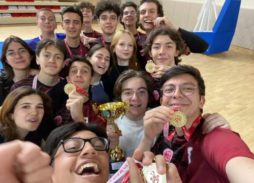 Eskişehir Fatih Fen Lisesi ‘Erkek Voleybol’da şampiyon