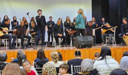 Eskişehir Gençlik Korosu Çifteler'de kulakların pasını sildi