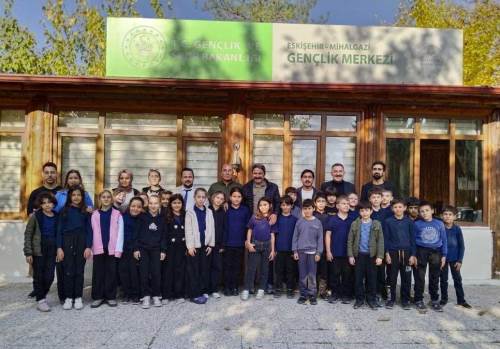 Eskişehir Gençlik ve Spor Müdürü Kalın, Mihalgazi’de gençlerle buluştu