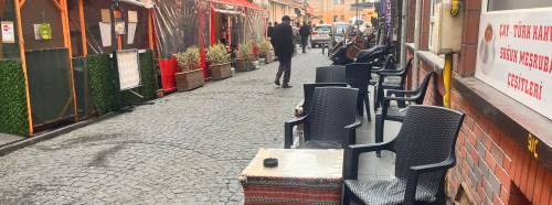 Eskişehir Hamamyolu’nda kaldırım işgallerine vatandaşlardan tepki!