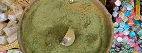 Eskişehir Hamamyolu’nda kına tezgâhları ilgi görüyor