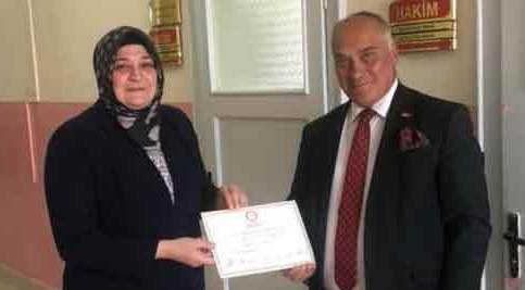 Eskişehir Han Belediye Başkanı Erdal Şanlı mazbatasını aldı