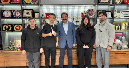 Eskişehir Hemsball’da ilk kez sahne aldı, şampiyonlukla döndü