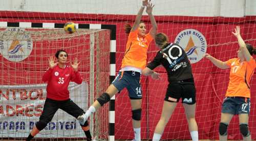Eskişehir Hentbol Fatma Ay'ı kadrosuna kattı