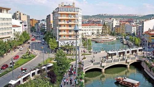 Eskişehir’i avukatlar yönetiyor!