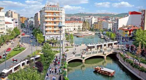 Eskişehir'i kapatıyoruz, Ankara'ya bağlı ilçe yapacağız deseler...