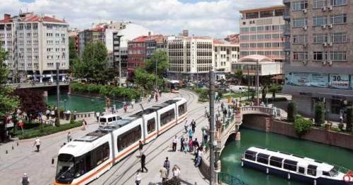Eskişehir için yeni projeleri açıkladı: 1700 konut, 304 iş yeri ve 200 milyonluk yatırım...