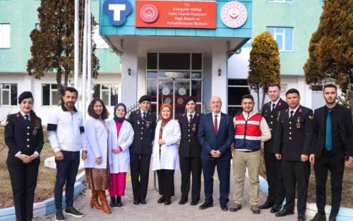  Eskişehir İl Jandarma Komutanlığ'ndan huzurevine ziyaret