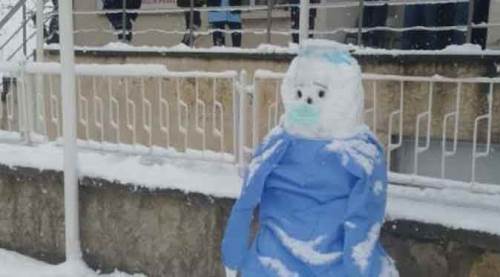 Eskişehir'in "filyasyoncu" kardan adamı