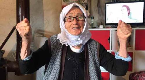 Eskişehir'in 'Hesna nine'si 91 yaşında koronavirüs aşısını oldu