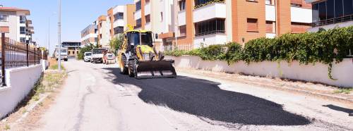 Eskişehir'in 13 noktasında yol bakım ve onarım çalışmaları hız kesmiyor
