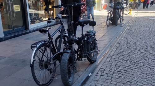 Eskişehir'in 2 Eylül Caddesi’nde bisiklet parkı sorunu büyüyor