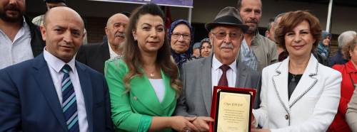 Eskişehir'in 40 yıllık muhtarına Ünlüce'den özel tebrik