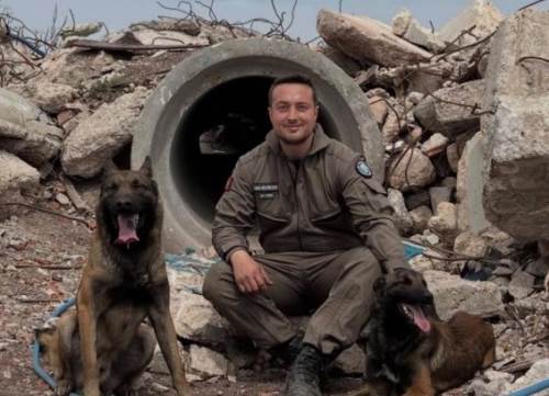 Eskişehir’in arama kurtarma köpekleri zorlu sınavı geçti