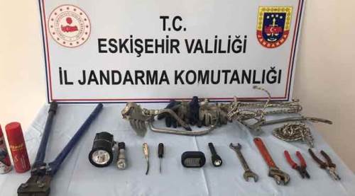 Eskişehir'in azılı hırsızları yakalandı