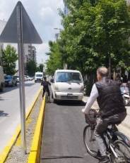 Eskişehir'in bisiklet yolu, ona otopark oldu: Pes!
