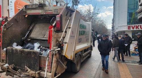 Eskişehir’in en işlek noktası boydan boya temizleniyor!