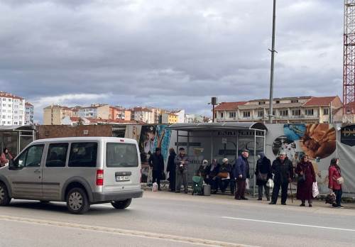 Eskişehir'in en işlek noktasında tehlikeli durak!