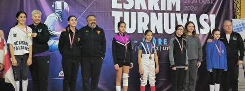 Eskişehir’in eskrim takımı Sakarya'dan madalyalarla döndü
