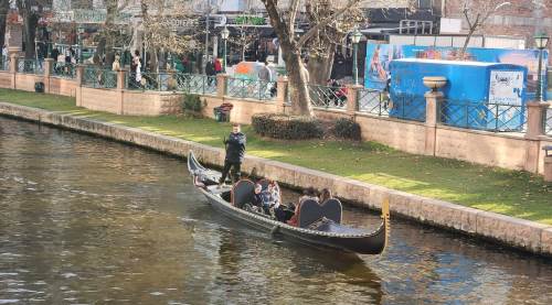 Eskişehir'in favorisine kış soğuğu etki etmiyor: Gondollar yine doldu!
