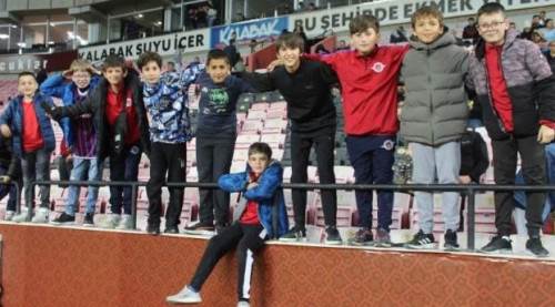 Eskişehir'in gelecekteki futbolcuları tribünde