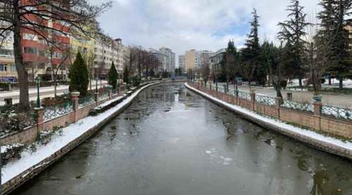 Eskişehir'in göbeği ikiye bölündü!