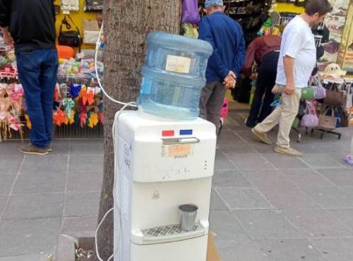 Eskişehir'in göbeğinde bir garip görüntü: İyilik yapmak isterken... 