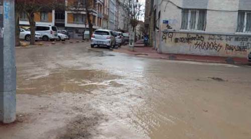 Eskişehir'in göbeğinde isyan ettiren çamur deryası!