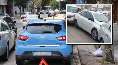 Eskişehir'in göbeğinde trafiği kilitleyen zincirleme kaza 