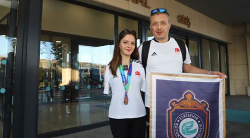 Eskişehir'in gururu yuvaya döndü